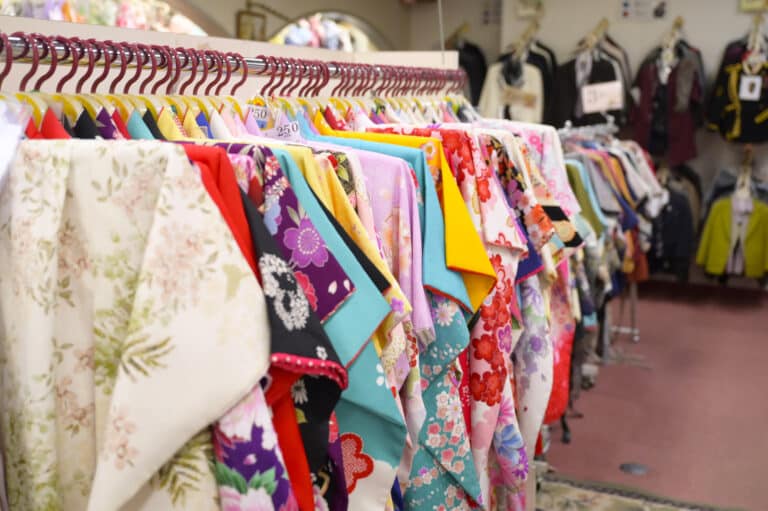 撮影用の衣装が豊富に揃う衣装ルーム